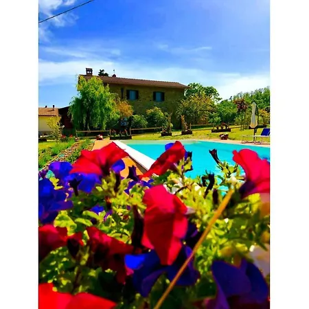 Mengaccini Sleeps 8 Pool Air Con Wifi Vila *