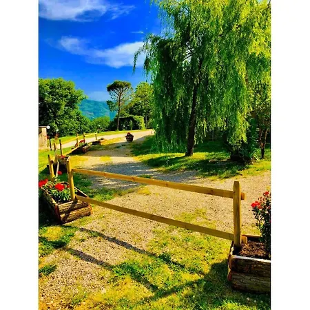 Mengaccini Sleeps 8 Pool Air Con Wifi Vila *